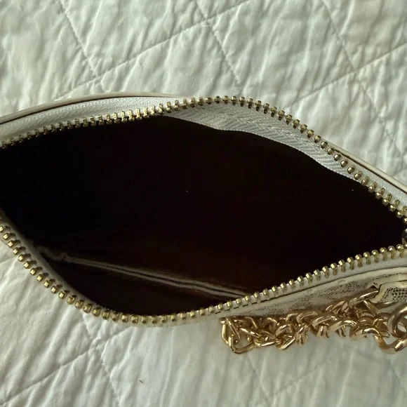 Michael Kors Cream and Brown Belt Bag with Gold Chain - Picture 6 of 10